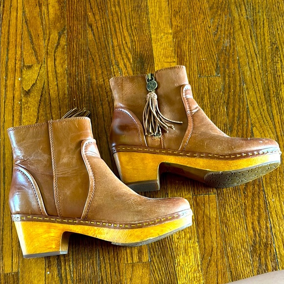Patricia Nash Shoes - Patricia Nash • Rafael brown leather ankle boot with side zip